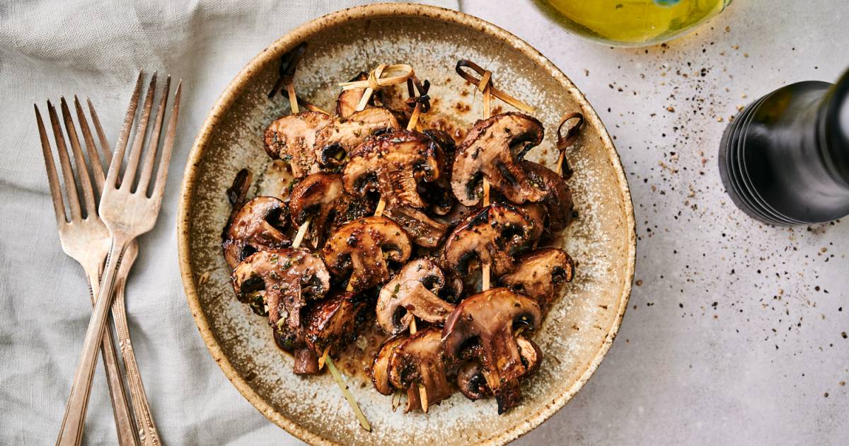 Balsamic Grilled Mushrooms (Learn how to Grill Mushrooms)