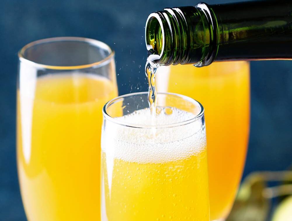 Simple Caramel Apple Cider Mimosas (Solely 3 Substances!) – Higher Residing