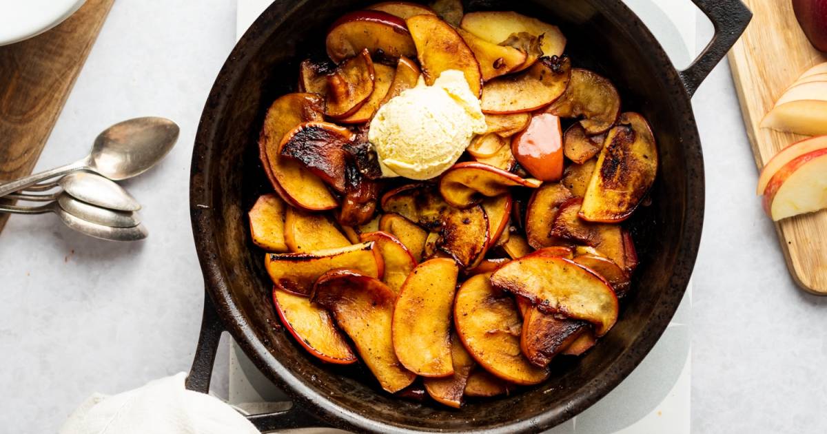 Stovetop Cinnamon Apples (10 Minutes!)