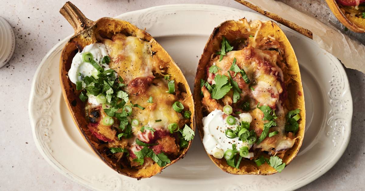 Spaghetti Squash Enchilada Boats – Slender Kitchen